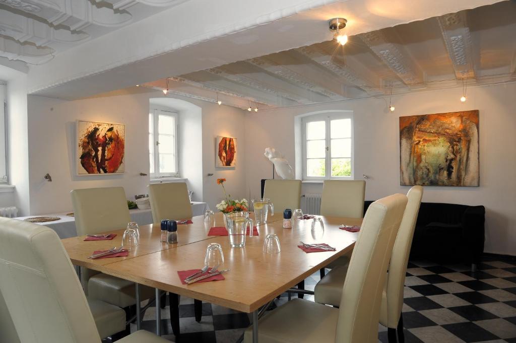 Rhein River Guesthouse - Direkt Am Rhein ليفركوزن المظهر الخارجي الصورة