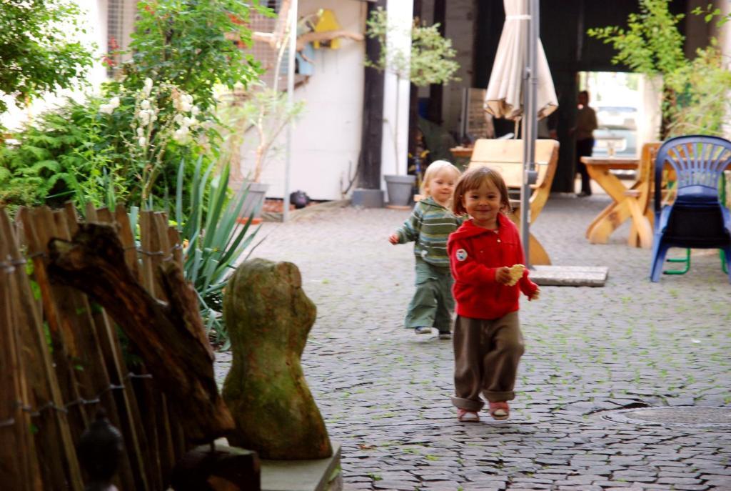 Rhein River Guesthouse - Direkt Am Rhein ليفركوزن المظهر الخارجي الصورة
