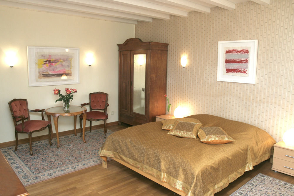 Rhein River Guesthouse - Direkt Am Rhein ليفركوزن المظهر الخارجي الصورة